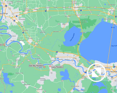 C’est la “Greater River Road“, la route des plantations qui court le long du Mississipi, de La Nouvelle-Orléans à Baton Rouge. Une occasion incontournable de visiter de majestueuses demeures mais aussi d’en apprendre plus sur cette époque sombre où les esclaves travaillaient sur les terres de riches propriétaires blancs.