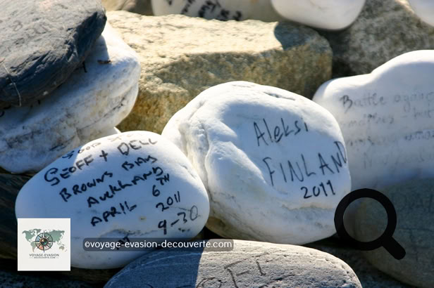 Nous longeons la mer sur plusieurs kilomètres avec ses plages sauvages et des points de vue exceptionnels, avant de re rentrer dans les terres pour découvrir des rivières et des lacs superbes.  