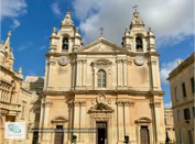 La cathédrale Saint-Paul et son musée à mdina sur l'île deMalte