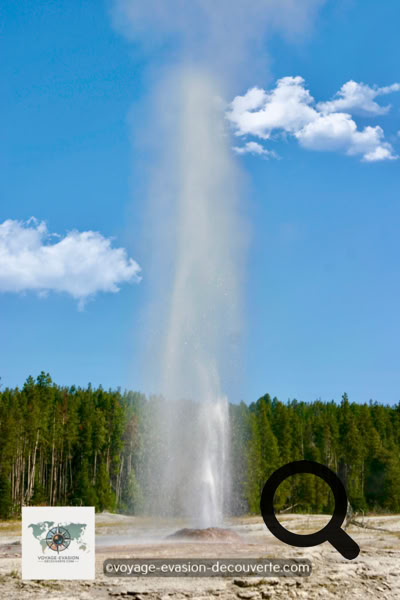 C’est une quatrième section où l’on peut découvrir des piscines et des geysers actifs.