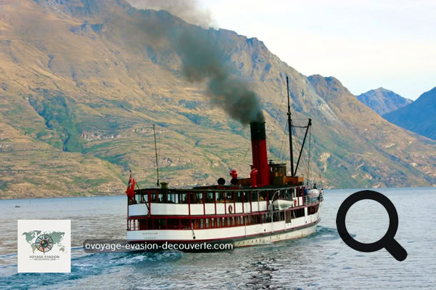 Ce magnifique bateau à vapeur, datant de 1912, permet de faire d'agréables croisières sur le lac Wakatipu.