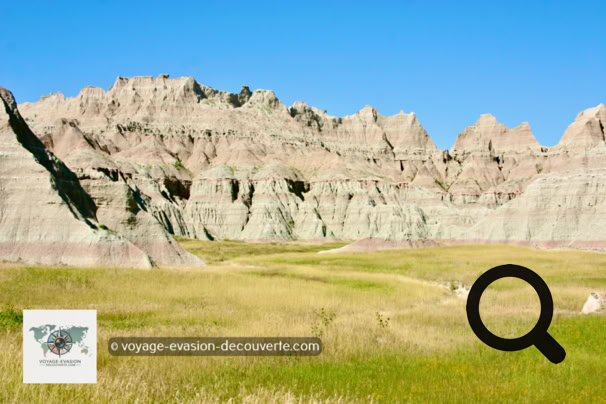 Site de toute beauté et curiosités naturelles impressionnantes, ce parc vous fera découvrir des buttes accidentées et des  roches inclinées aux dégradés de couleurs superbes. C’est une véritable mine d’or pour les amateurs de photos et  randonnées.