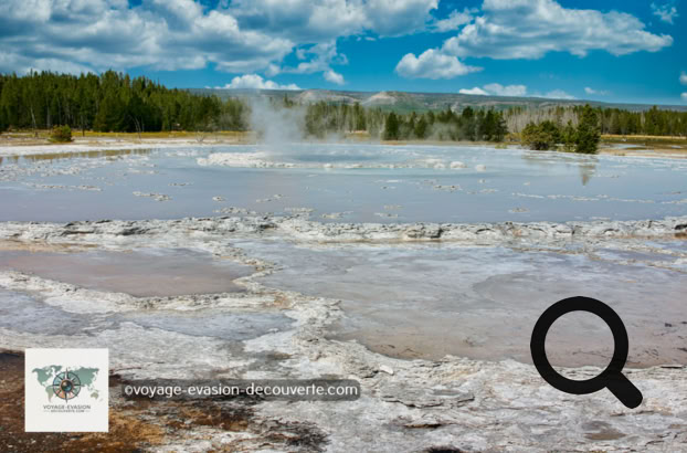 C’est une quatrième section où l’on peut découvrir des piscines et des geysers actifs.