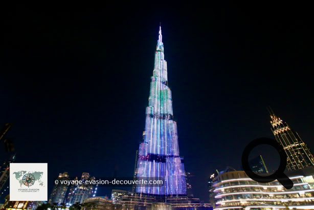 Un incroyable show de sons et de lumières est projeté chaque soir sur la façade du Burj Khalifa — et il est totalement gratuit.