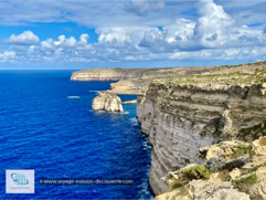 Les falaises de Gebel Ben Gorg sur l"île de Gozo