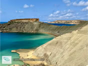 Il-Ġnejna Bay sur l'île de Malte