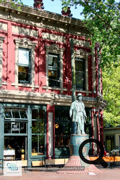 C’est l'un des quartiers historiques de Vancouver, situé au Nord-Est du centre-ville, adjacent au Downtown Eastside. Gastown était le cœur du premier centre-ville de Vancouver. Le quartier tire son nom de John Deighton, surnommé "Gassy Jack", un marin et barman arrivé en 1867 pour ouvrir le premier bar du quartier. 