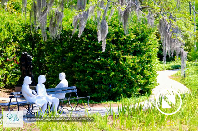 Fondé en 1853, ce superbe parc est l'un des plus anciens jardins publics des États-Unis. Il est situé le long du bayou Saint-Jean sur la route de la Métairie entre les quartiers du Bayou Saint-Jean et de City Park. À l'époque de la Louisiane française, ce lieu était un vaste marécage que les colons français asséchèrent au cours du XVIIIe siècle afin de rendre cet espace habitable, entre le développement de la ville portuaire de La Nouvelle-Orléans, sise sur les rives du fleuve Mississippi et le lac Pontchartrain. 