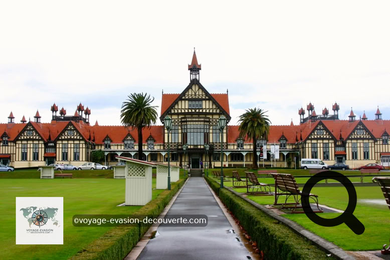 Ce splendide ancien centre thermal de style Tudor construit en 1908 a été reconverti en musée.  