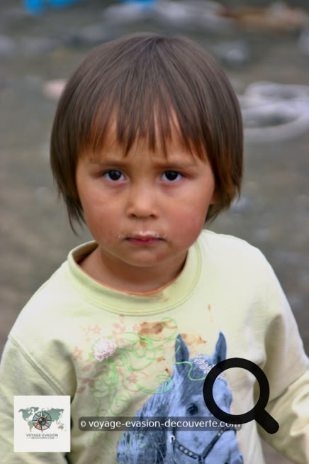 Ce voyage a été un vrai coup de cœur. J’ai eu le privilège de découvrir ce lieu exceptionnel qui fascine et alimente l’imaginaire de beaucoup de mondes. Ce rêve d’enfant devenu réalité, d’avoir pu naviguer aussi près de ces géants de glace. Explorer cette petite partie du Groenland, sur un voilier comme le Rembrandt, a été une aventure extraordinaire. Partir à la découverte de cette terre au premier abord inhospitalière, imprévisible et mystérieuse, loin de la ruée de la civilisation humaine, a rendu ce voyage unique.