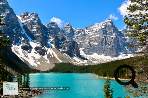 Le lac Moraine est un lac glaciaire situé dans le Parc national de Banff. Il se trouve dans la Ten Peaks Valley, à 14 km du village de Lake Louise et à une altitude d'environ 1 885 mètres. 