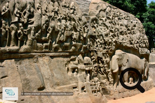 Cette station balnéaire côtière est située à 50 km au Sud de Chennai (Madras) sur la côte de Coromandel. Elle servait de port à Madras au Moyen Âge. Elle abrite un site archéologique et des temples de première importance en Inde du Sud, appelé groupe de monuments de Mahābalipuram par l'UNESCO. Cet ensemble est constitué d'une collection de monuments religieux datant des VIIe et VIIIe siècles de l'ère chrétienne principalement érigé par la dynastie Pallava. 