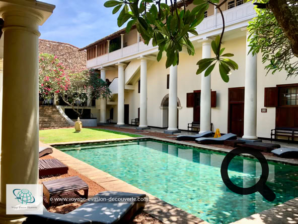 TOUT, l’atmosphère de l’établissement, la situation géographique, la gentillesse et le professionnalisme du personnel, les chambres spacieuses et magnifiques, le petit déjeuner copieux, le restaurant qui est divin, sans oublier la piscine, tout est parfait.  On a l’impression d’être dans un roman d’Agatha Christie.