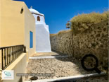 Village de Pyrgos sur l'Île de Santorin - Grèce