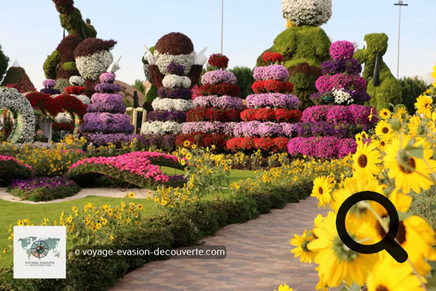 En préparant notre voyage aux Émirats Arabes Unis, j'avais découvert un endroit qui m'avait immédiatement intrigué et même un peu laissé perplexe : le Dubai Miracle Garden. Une visite annoncée comme totalement hallucinante, presque irréelle, surtout quand on sait que l'on se trouve… en plein désert.