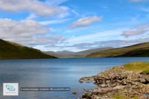 Le Lac Sørvágsvatn sur l'Île de Vágar