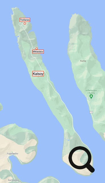 D'une superficie de 31 km², elle ne possède que quatre villages lesquels sont tous implantés  sur la côte Est de l'île, sont reliés entre eux par une succession de tunnels, dont le dernier fut  achevé en 1986. Il a environ un peu plus de 150 personnes vivant à l'année sur l'île.  L'île est surnommée, en raison de sa forme et de ses tunnels, la flûte. 