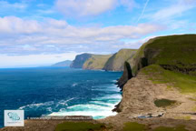 Le Lac Sørvágsvatn sur l'Île de Vágar