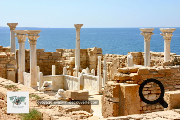 C’est un site archéologique d’origine grecque, le site renferme les ruines de deux basiliques de toute beauté et en bon état de conservation. Il était un évêché à l'époque byzantine.
