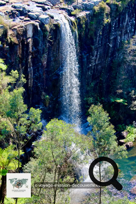 C’est une roche de quartz en forme de tour qui s’élève à une hauteur de 30 mètres. Entourée de végétations luxuriantes, elle domine les Gorges de Driekop. La vue est superbe et il y a une petite balade à faire pour aller de l’autre côté de la gorge et voir une très belle cascade. 