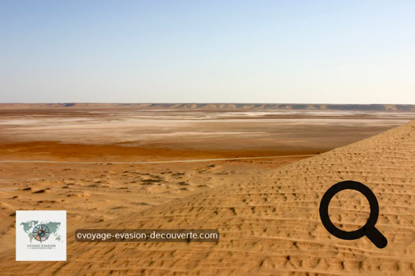 Le jour suivant, nous repartir en direction de Nalut avec arrêt photos en traversant le désert de Hamada al Hamra. Notre destination était Kabaw. 