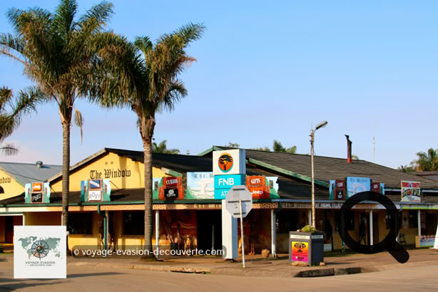 Situé à environ 1 400 mètres d'altitude, ce village de la province du Mpumalanga fut établi dans les années 1880 comme camp pour chercheurs d'or, mais est désormais essentiellement active pour l'exploitation forestière, l'agriculture et le tourisme.