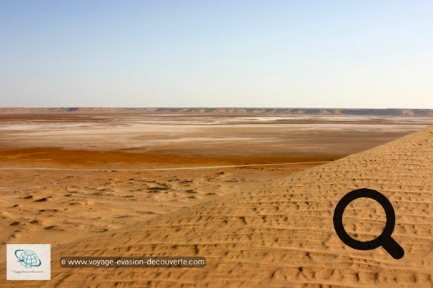 Le jour suivant, nous repartir en direction de Nalut avec arrêt photos en traversant le désert de Hamada al Hamra. Notre destination était Kabaw. 