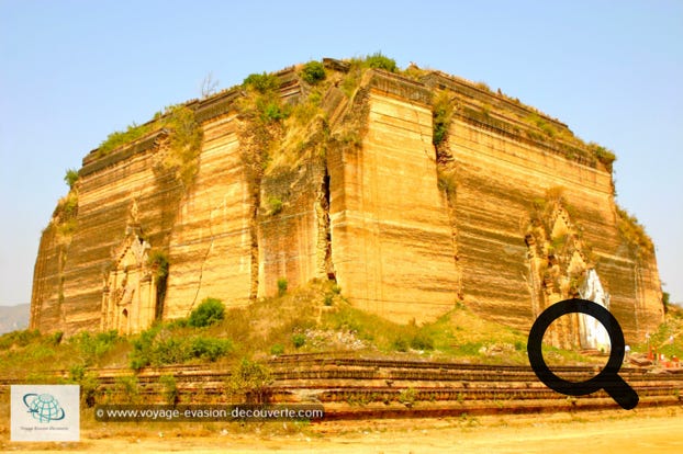 Les ruines sont les restes d'un projet de construction massif commencé par le roi Bodawpaya en 1790 qui a été intentionnellement laissé inachevé. Bodawpaya a utilisé des milliers de prisonniers de guerre de ses campagnes expansionnistes et des esclaves travaillant à la construction du stupa. L’édification de ce monumental stûpa a également été considéré comme ayant un trop lourd tribut sur la population et l'État. Une prophétie aurait été créée pour arrêter le projet.