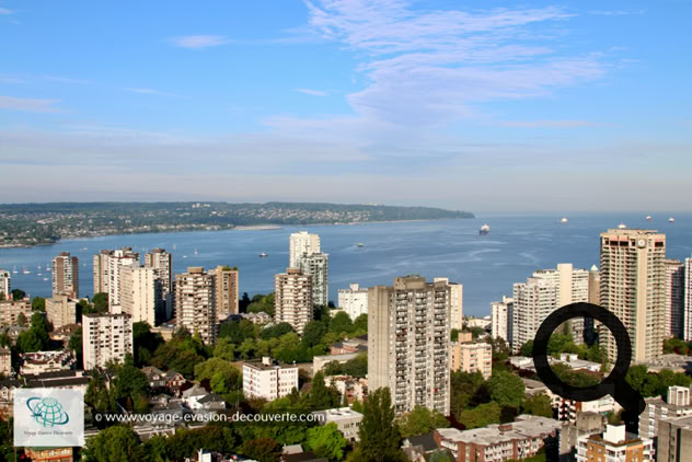 Très représentatif des grandes villes américaines avec ses buildings et ses grands boulevards, le centre-ville n’est cependant pas très grand. En effet, ça ne vous prendra pas plus d’une trentaine de minutes pour le parcourir. 